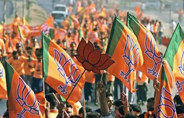 Uttarakhand भाजपा का पंचायत चुनाव में बंपर बहुमत का दावा, कहा हवाई किले बना रही कांग्रेस, प्रदेश मुख्यालय में जमकर जश्न