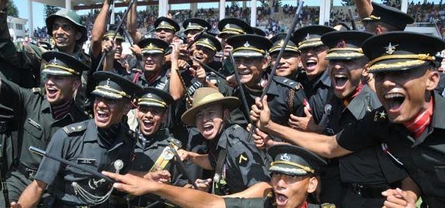 भारतीय सेना को मिले 382 नए अधिकारी, सुरेंद्र सिंह बिष्ट को स्वर्ण पदक, IMA पीओपी संपन्न भारतीय सेना को मिले 382 नए अधिकारी, सुरेंद्र सिंह बिष्ट को स्वर्ण पदक, IMA पीओपी संपन्न