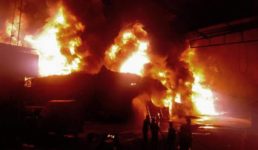 उत्तराखंड : भीषण आग लगने से मचा हड़कंप, लोग बोले ऐसी आग पहले नहीं देखी