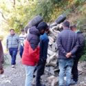 उत्तराखंड में भीषण सड़क दुर्घटना, खाई में वाहन गिरने से 2 लोगों की मौत