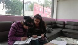 होनहार सोनी की गरीबी जब आड़े आने लगी उसकी पढ़ाई में, तब एक डीएम का सहारा कैसे बना आशा की किरण, पढ़िए