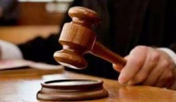 अदालत में चल रही थी सुनवाई, तभी वकील ने जज को दी जान से मारने की धमकी