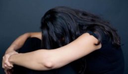 उत्तराखंड : दुष्कर्म के बाद युवती ने खाया जहर, आरोपी ने अस्पताल पहुंचकर परिवार को दी धमकी