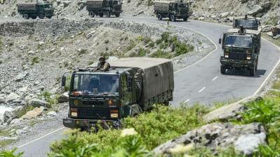 Uttarakhand चीन सीमा पर युद्ध जैसी स्थिति, बढ़ गया है सेना और आईटीबीपी का मूवमेंट Uttarakhand चीन सीमा पर युद्ध जैसी स्थिति, बढ़ गया है सेना और आईटीबीपी का मूवमेंट