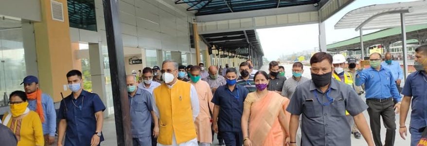 मुख्यमंत्री ने नवनिर्मित योगनगरी ऋषिकेश रेलवे स्टेशन का निरीक्षण किया, योजना के लिए प्रधानमंत्री को कहा धन्यवाद मुख्यमंत्री ने नवनिर्मित योगनगरी ऋषिकेश रेलवे स्टेशन का निरीक्षण किया, योजना के लिए प्रधानमंत्री को कहा धन्यवाद