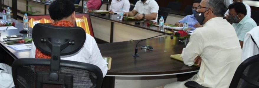 Uttarakhand कॉलेज और विश्वविद्यालयों में ई-ग्रंथालय की शुरुआत, मुख्यमंत्री ने छात्रों के लिए बताई सौगात Uttarakhand कॉलेज और विश्वविद्यालयों में ई-ग्रंथालय की शुरुआत, मुख्यमंत्री ने छात्रों के लिए बताई सौगात