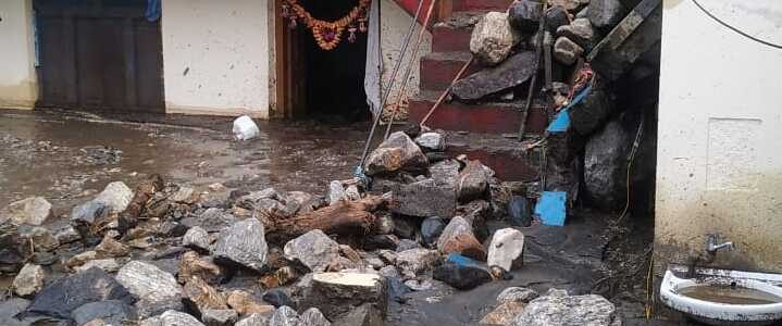 Uttarakhand देर रात बादल फटा, 5 की मौत, 9 लोग लापता, पिथौरागढ़ जिले में आपदा, तस्वीरें Uttarakhand देर रात बादल फटा, 5 की मौत, 9 लोग लापता, पिथौरागढ़ जिले में आपदा, तस्वीरें