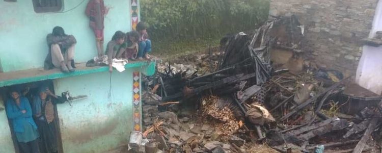 Uttarakhand बादल फटने से मौत और तबाही, चमोली और पिथौरागढ़ में बारिश ने मचाया कोहराम, कई घर तबाह Uttarakhand बादल फटने से मौत और तबाही, चमोली और पिथौरागढ़ में बारिश ने मचाया कोहराम, कई घर तबाह