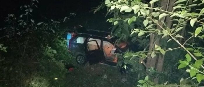 Uttarakhand खाई में गिरी कार, 2 की मौके पर मौत, 3 लोग गंभीर घायल