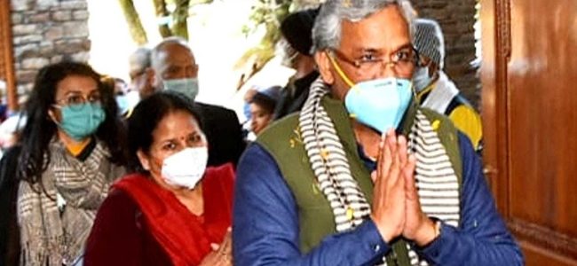 मुख्यमंत्री त्रिवेन्द्र दिल्ली से उपचार के बाद देहरादून लौटे, सभी डॉक्टर्स व पैरामेडिकल स्टाफ का आभार व्यक्त किया मुख्यमंत्री त्रिवेन्द्र दिल्ली से उपचार के बाद देहरादून लौटे, सभी डॉक्टर्स व पैरामेडिकल स्टाफ का आभार व्यक्त किया