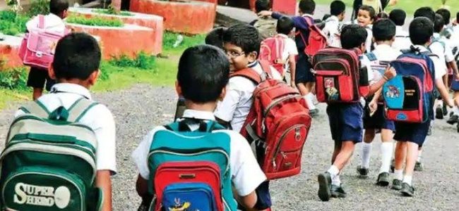 Uttarakhand स्कूल फीस को लेकर महत्वपूर्ण आदेश जारी, कुछ स्कूलों पर कार्रवाई भी हो सकती है Uttarakhand स्कूल फीस को लेकर महत्वपूर्ण आदेश जारी, कुछ स्कूलों पर कार्रवाई भी हो सकती है