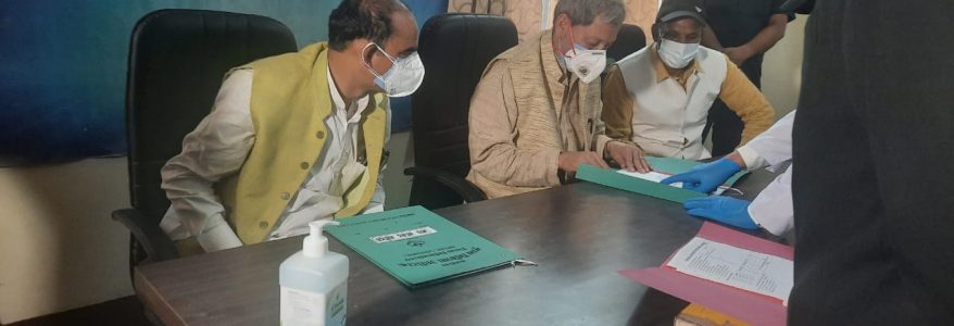 Uttarakhand चंपावत के दौरे पर पहुंचे मुख्यमंत्री, कोविड और प्राकृतिक आपदा से निपटने की व्यवस्था का जायजा लिया