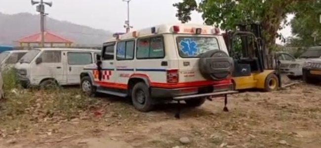 Uttarakhand कोविड शव को 3 किमी ले जाने के एंबुलेंसवाला मांग रहा था 80,000, तभी मौके पर पहुंच गए एसडीएम