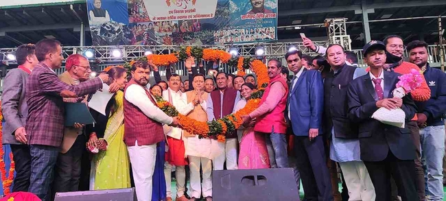 Pithoragarh मुख्यमंत्री ने किया शरदोत्सव का उद्घाटन, करीब 344 करोड़ की विकास परियोजनाओं का लोकार्पण और शिलान्यास किया