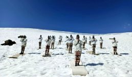 Video : ITBP जवान उत्तराखंड हिमालय में योग अभ्यास करते नजर आए, वायरल हुआ वीडियो