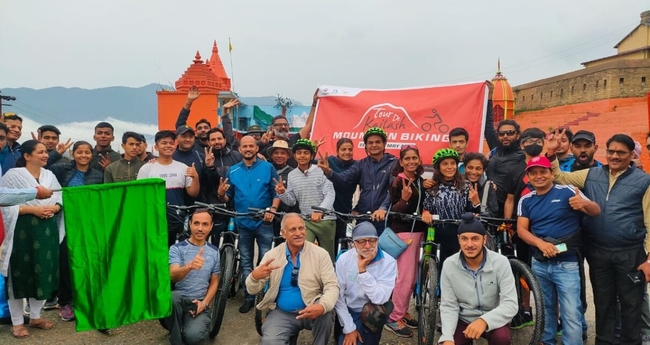Uttarakhand : आजादी के अमृत महोत्सव के तहत सुदूर चीन-नेपाल सीमा पर फहरायेंगे 75 तिरंगे, साइकलिस्ट टीम रवाना