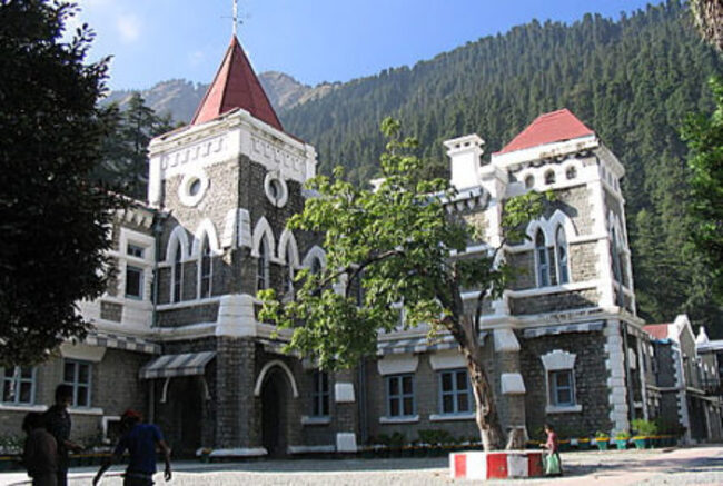 उत्तराखंड हाईकोर्ट ने तीन जजों को किया जबरन सेवानिवृत्त, जानिए पूरा मामला