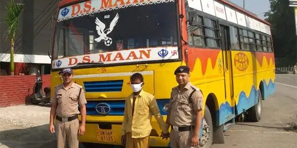 पढ़िए देहरादून में कैसे एक शातिर चोर ने बस की कर डाली चोरी, पुलिस ने भी लिया त्वरित एक्शन पढ़िए देहरादून में कैसे एक शातिर चोर ने बस की कर डाली चोरी, पुलिस ने भी लिया त्वरित एक्शन