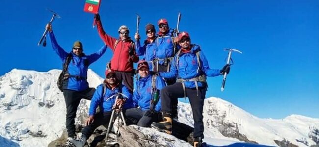 एसएसबी के अभियान दल ने 5819 मीटर ऊँचाई पर स्थित माउंट रुद्रगैरा पर्वत श्रृंखला फतह की, 8 सदस्य थे शामिल एसएसबी के अभियान दल ने 5819 मीटर ऊँचाई पर स्थित माउंट रुद्रगैरा पर्वत श्रृंखला फतह की, 8 सदस्य थे शामिल