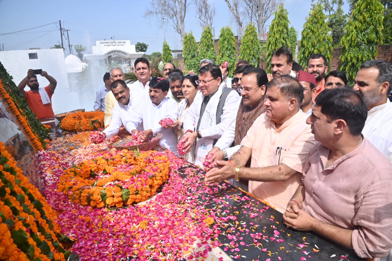 मुख्यमंत्री ने शहीद स्थल रामपुर तिराहा में राज्य आन्दोलनकारी शहीदों को पुष्पांजलि अर्पित की, कहा यहां स्थानीय उत्पादों की होगी उपलब्धता