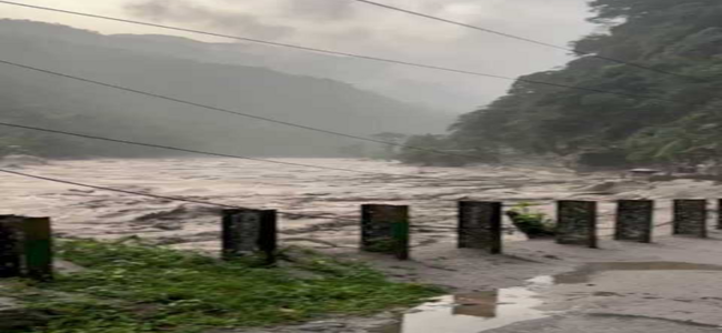 झील में बादल फटने से सेना के 23 जवान सहित कई लापता, राहत और बचाव कार्य जोरों पर झील में बादल फटने से सेना के 23 जवान सहित कई लापता, राहत और बचाव कार्य जोरों पर