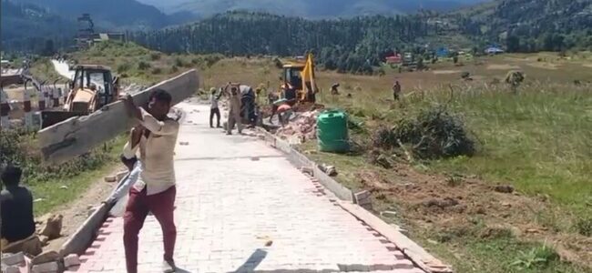 लोहाघाट भी आ सकते हैं पीएम मोदी, चंपावत जिला प्रशासन जोर-शोर से तैयारियों में जुटा लोहाघाट भी आ सकते हैं पीएम मोदी, चंपावत जिला प्रशासन जोर-शोर से तैयारियों में जुटा