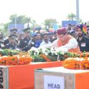 जम्मू के कठुआ में शहीद हुए उत्तराखंड के पांच जवानों के पार्थिव शरीर मंगलवार को जॉलीग्रांट एयरपोर्ट पहुंचे, मुख्यमंत्री ने दी श्रद्धांजलि