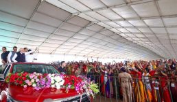 पीएम मोदी ने लखपति दीदी सम्मेलन में भाग लिया, देश में एक करोड़ महिलाएं बनाई गईं लखपति दीदी, 3 करोड़ बनाने का है लक्ष्य