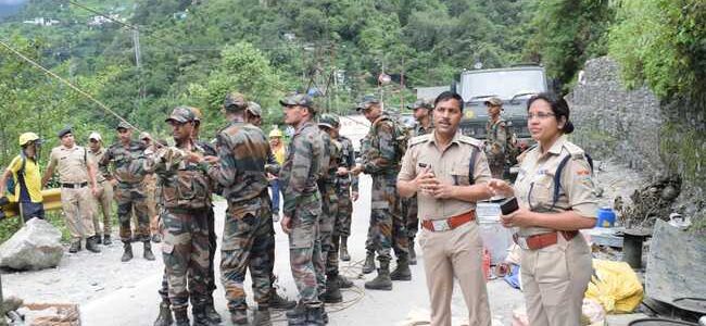 केदारनाथ यात्रा मार्ग से 10 हजार से ज्यादा यात्रियों को सुरक्षित निकाला गया, पुनर्निर्माण, खोज और बचाव कार्य में सेना भी जुटी केदारनाथ यात्रा मार्ग से 10 हजार से ज्यादा यात्रियों को सुरक्षित निकाला गया, पुनर्निर्माण, खोज और बचाव कार्य में सेना भी जुटी