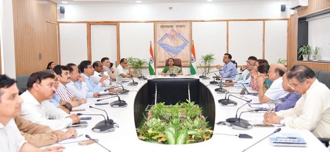 केन्द्र से केदारनाथ आपदा की क्षतिपूर्ति हेतु विशेष आर्थिक पैकेज की होगी मांग, विभागों को तत्काल आकलन प्रेषित करने के निर्देश केन्द्र से केदारनाथ आपदा की क्षतिपूर्ति हेतु विशेष आर्थिक पैकेज की होगी मांग, विभागों को तत्काल आकलन प्रेषित करने के निर्देश