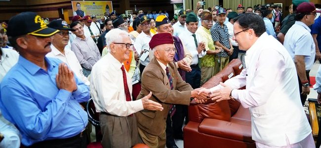 मुख्यमंत्री ने देहरादून में पूर्व सैनिक संगठन द्वारा आयोजित आभार एवं संवाद कार्यक्रम में किया प्रतिभाग, कहा हमारे पूर्व सैनिक हिमालय के प्रहरी तथा पर्यावरण के संरक्षक मुख्यमंत्री ने देहरादून में पूर्व सैनिक संगठन द्वारा आयोजित आभार एवं संवाद कार्यक्रम में किया प्रतिभाग, कहा हमारे पूर्व सैनिक हिमालय के प्रहरी तथा पर्यावरण के संरक्षक