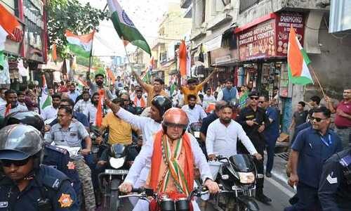 मुख्यमंत्री पुष्कर सिंह धामी रुड़की में तिरंगा बाइक रैली में शामिल हुए, हर घर तिरंगा अभियान को सफल बनाने का किया आह्वान मुख्यमंत्री पुष्कर सिंह धामी रुड़की में तिरंगा बाइक रैली में शामिल हुए, हर घर तिरंगा अभियान को सफल बनाने का किया आह्वान