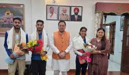Uttarakhand सीएम धामी से पेरिस ओलिंपिक में प्रतिभाग कर लौटे अंकिता ध्यानी, परमजीत सिंह एवं सूरज पंवार ने भेंट की