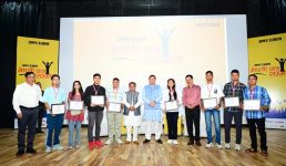 उत्तराखंड के 2871 विद्यालयों में मिड डे मील के लिए दो गैस सिलेण्डर और एक चूल्हा राज्य सरकार उपलब्ध करायेगी, मुख्यमंत्री ने की घोषणा