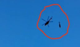 Video केदारनाथ में एक हेलीकॉप्टर ने दूसरे हेलीकॉप्टर को नीचे गिराया, हुआ क्रैश, पढ़िए पूरी खबर