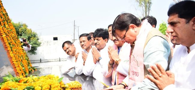 रामपुर गोलीकांड में शहीद हुए प्रत्येक राज्य आंदोलनकारी की शहीद स्थल रामपुर में लगाई जाएगी प्रतिमा, रामपुर तिराहा गोलीकांड की बरसी पर बोले सीएम धामी रामपुर गोलीकांड में शहीद हुए प्रत्येक राज्य आंदोलनकारी की शहीद स्थल रामपुर में लगाई जाएगी प्रतिमा, रामपुर तिराहा गोलीकांड की बरसी पर बोले सीएम धामी