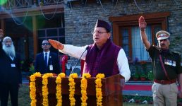 Republic Day 2025, उत्तराखंड में भी रही धूम, मुख्यमंत्री ने ध्वजारोहण किया और संविधान की उद्देशिका की शपथ दिलाई