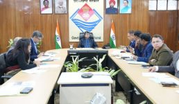 मुख्य सचिव राधा रतूड़ी ने कृषि पर राज्य स्तरीय अनुमोदन समिति की बैठक ली, प्रधानमंत्री फसल बीमा योजना, प्रधानमंत्री किसान सम्मान निधि एवं किसान मान धन योजना की कवरेज शत् प्रतिशत सेचुरेशन मोड पर पूरा करने के निर्देश