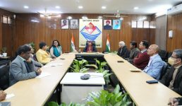 Uttarakhand आंगनबाड़ी भवनों का बहुउद्देशीय कार्यों में उपयोग के निर्देश, ड्राॅप आउट महिलाओं को पुनः शिक्षण संस्थानों में प्रवेश हेतु नियमों में उदारतापूर्ण संशोधन की भी नसीहत