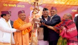 उत्तराखंड में अपने गांव पहुंचे यूपी सीएम योगी आदित्यनाथ, कई कार्यक्रमों में लिया हिस्सा