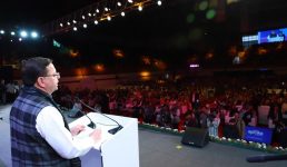अन्तरराष्ट्रीय महिला दिवस : सीएम धामी ने दिल्ली में डायरेक्ट सेलिंग महिला उद्यमिता समिट 2025 में प्रतिभाग किया, कहा आज भारत की मातृशक्ति प्रत्येक क्षेत्र में पुरुषों के साथ कंधे से कंधा मिलाकर काम कर रही है