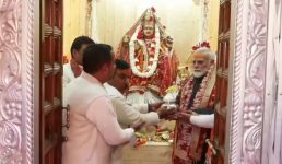 Uttarkashi शीतकालीन गद्दी स्थल पर पूजा अर्चना कर पीएम ने निहारा भव्य हिमालय