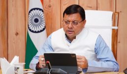Uttarakhand मुख्यमंत्री ने ली सभी जिलाधिकारियों की महत्वपूर्ण बैठक, जनसेवाओं में सुधार, सड़कों की मरम्मत, पेयजल आपूर्ति व वन अग्नि नियंत्रण पर विशेष जोर देने के निर्देश