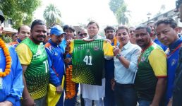 खेलो मास्टर्स राष्ट्रीय चैंपियनशिप में प्रतिभाग करने के लिए उत्तराखण्ड की टीम रवाना, सीएम धामी ने दिखाई हरी झंडी