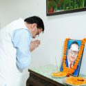 मुख्यमंत्री पुष्कर सिंह धामी ने डॉ. भीमराव अंबेडकर जयंती के अवसर पर उनके चित्र पर श्रद्धासुमन अर्पित कर उनका भावपूर्ण स्मरण किया