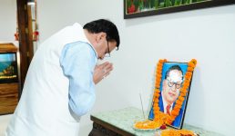 मुख्यमंत्री पुष्कर सिंह धामी ने डॉ. भीमराव अंबेडकर जयंती के अवसर पर उनके चित्र पर श्रद्धासुमन अर्पित कर उनका भावपूर्ण स्मरण किया