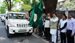 Uttarakhand सीएम धामी ने वन विभाग द्वारा कैंपा योजना से खरीदे गए 23 बोलेरो कैम्पर वाहनों को हरी झंडी दिखाकर रवाना किया, कहा इससे वन अपराधों पर लगेगी लगाम