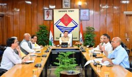 सीएम धामी ने की उच्च शिक्षा विभाग की समीक्षा, छात्र-छात्राओं की उपस्थिति बढ़ाने पर विशेष ध्यान देने के निर्देश