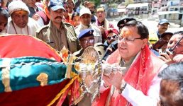 Chardham Yatra 2025, गंगोत्री और यमुनोत्री धाम के कपाट श्रद्धालुओं के लिए खुले, प्रधानमंत्री नरेन्द्र मोदी के नाम से दोनों धामों में की गई पहली पूजा