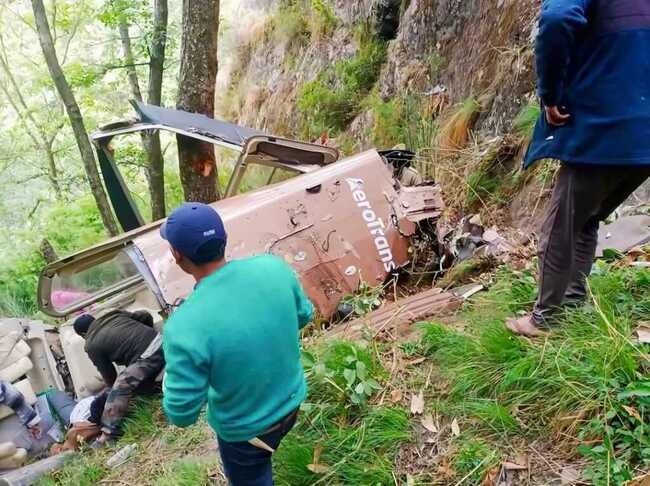 उत्तरकाशी में हेलीकॉप्टर दुर्घटनाग्रस्त, 6 लोगों की मौत